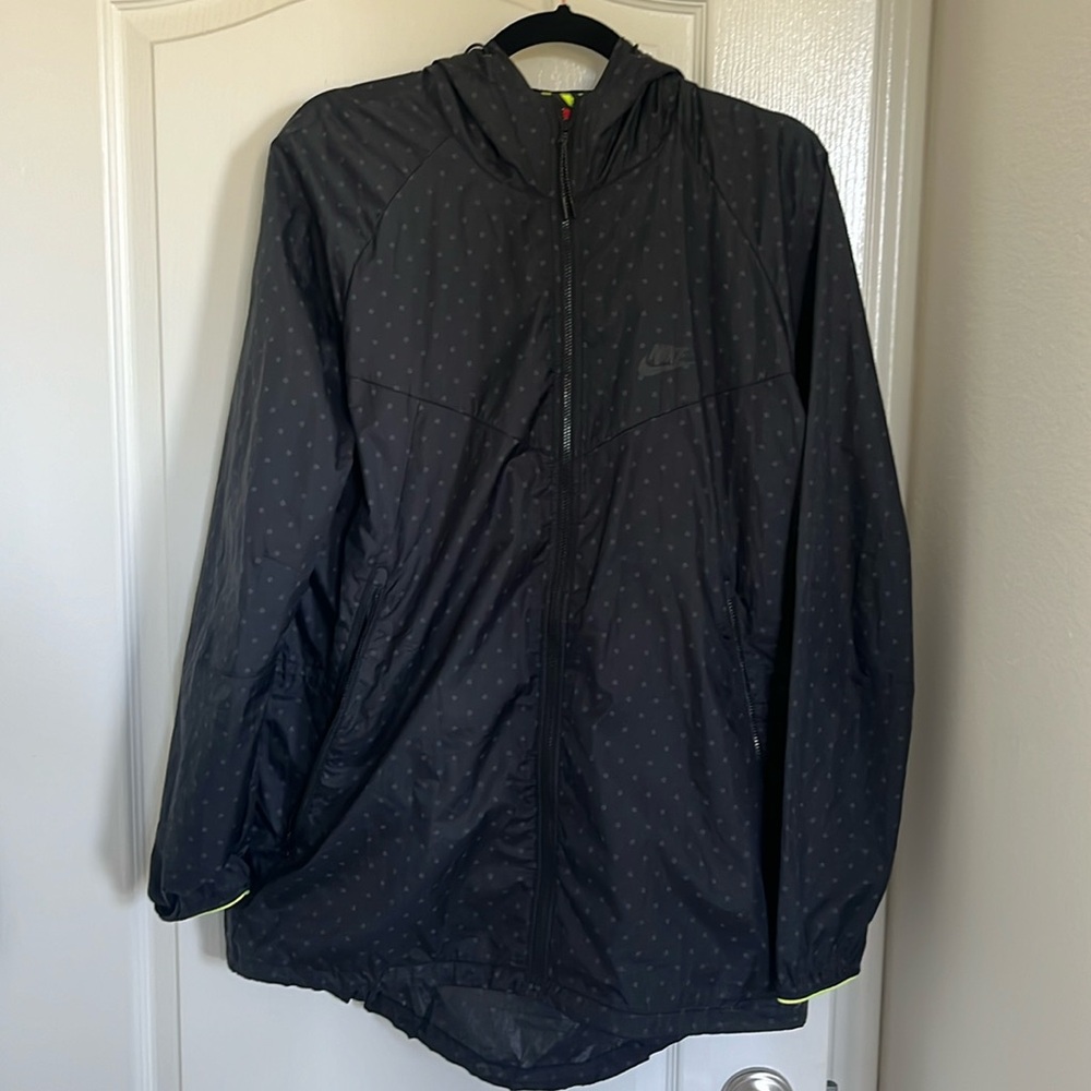 Nike women’s windbreaker jacket!